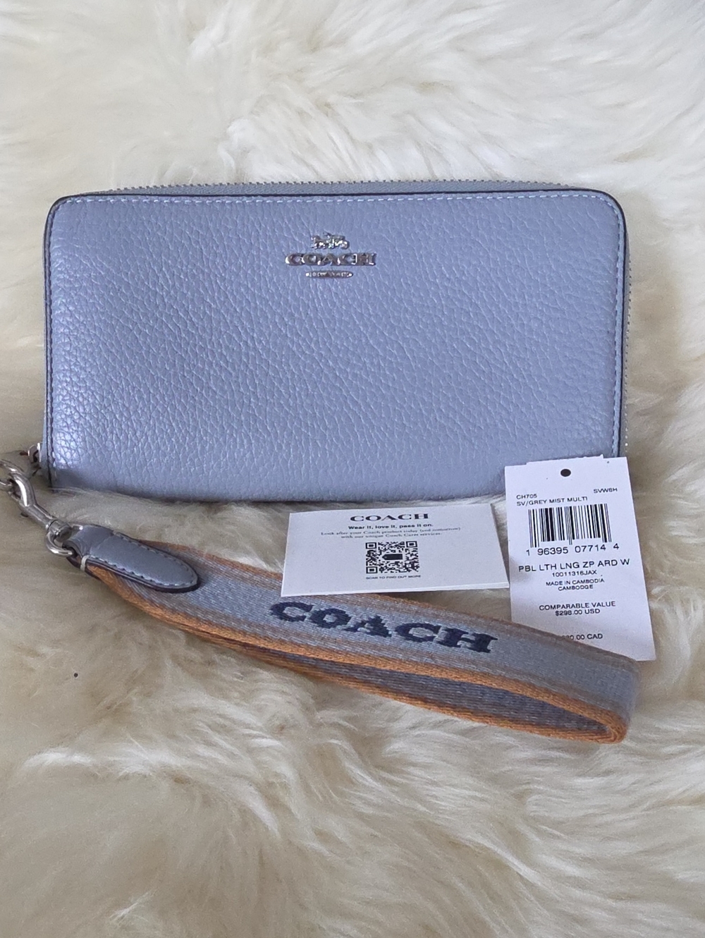 Gorgeous NWT Coach Grey Mist Pebbled Leather Long Zip Around Wallet π©Άππ - Picture 14 of 15